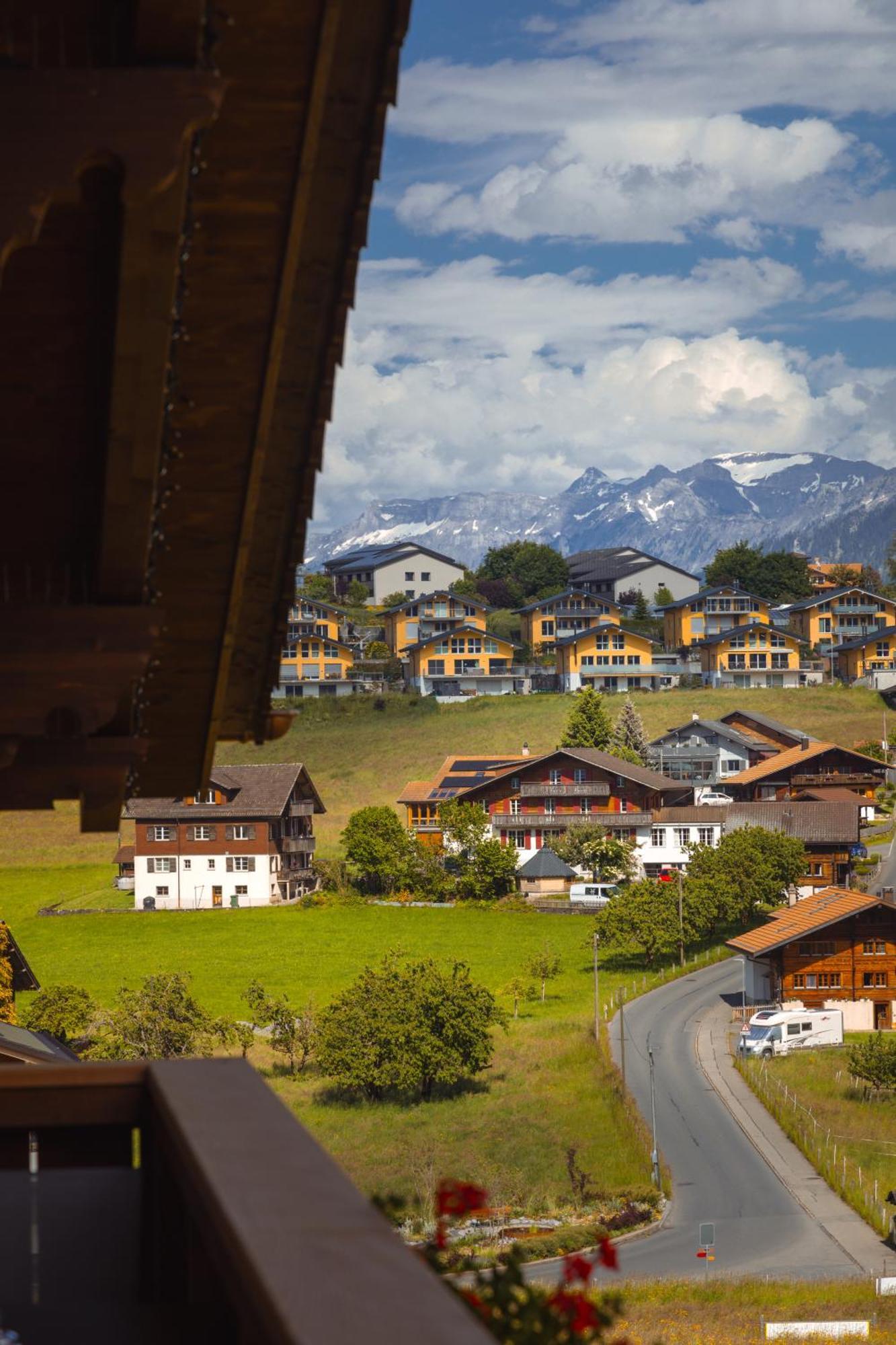 Bergblick - 3 Sterne Garni - Neueroeffnung 3* Aeschi Bei Spiez